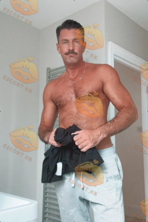Howard photo 3, european, curvy, brunette, 188 cm, 95 kg, Hong Kong