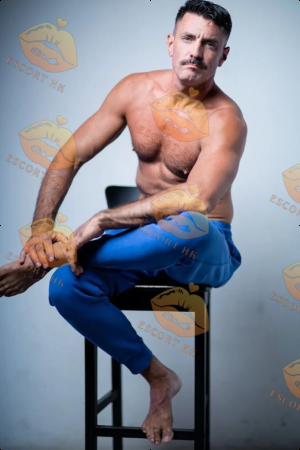 Howard photo 9, european, curvy, brunette, 188 cm, 95 kg, Hong Kong