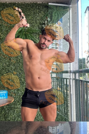Ethan photo 13, latina, curvy, black hair, 178 cm, 83 kg, Hong Kong