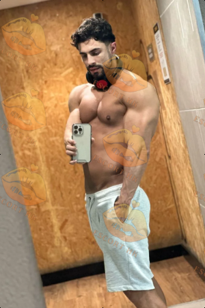 Ethan photo 20, latina, curvy, black hair, 178 cm, 83 kg, Hong Kong