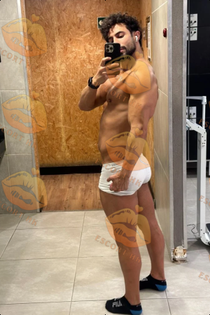 Ethan photo 5, latina, curvy, black hair, 178 cm, 83 kg, Hong Kong
