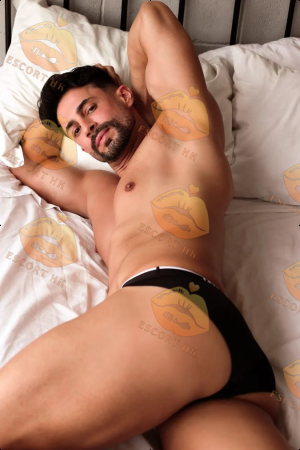 Ethan photo 6, latina, curvy, black hair, 178 cm, 83 kg, Hong Kong