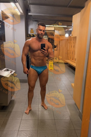 Eduardo photo 11, european, curvy, brunette, 193 cm, 115 kg, Hong Kong