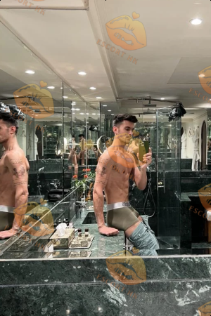 Dicky photo 7, european, average, blonde hair, 190 cm, 83 kg, Hong Kong