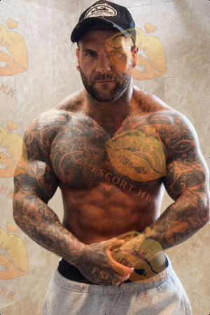 Mario photo 3, slavic, curvy, brunette, 178 cm, 100 kg, Hong Kong