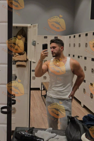 Mario photo 14, latina, curvy, black hair, 178 cm, 81 kg, Hong Kong