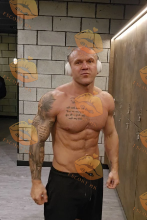 Mario photo 10, slavic, curvy, brunette, 180 cm, 90 kg, Hong Kong
