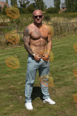 Mario photo 7, slavic, curvy, brunette, 180 cm, 90 kg, Hong Kong