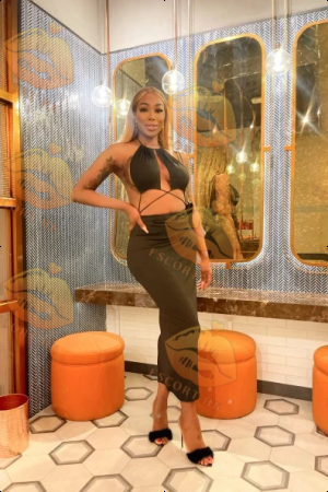 Avery photo 32, ebony, average, blonde hair, 182 cm, 72 kg, Large bust, Hong Kong