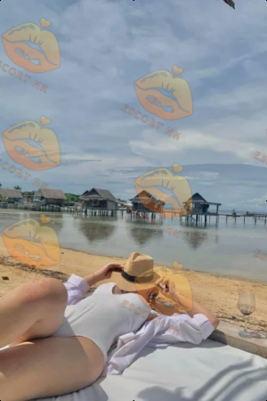 Lera photo 2, asian, average, blonde hair, 161 cm, 52 kg, Medium bust, Hong Kong