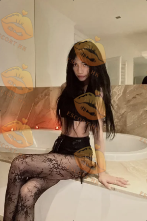 Alessandra photo 1, asian, slim, black hair, 164 cm, 45 kg, Small bust, Hong Kong