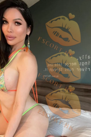 Daphne photo 37, latina, athletic, black hair, 170 cm, 68 kg, Medium bust, Hong Kong