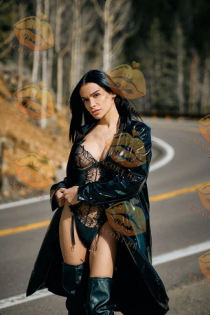 Thalia photo 12, latina, average, black hair, 167 cm, 56 kg, Medium bust, Hong Kong