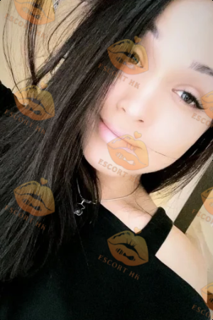 Luciana photo 2, european, curvy, brunette, 170 cm, 74 kg, Small bust, Hong Kong
