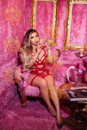 Becca photo 47, latina, curvy, blonde hair, 167 cm, 70 kg, Large bust, Hong Kong