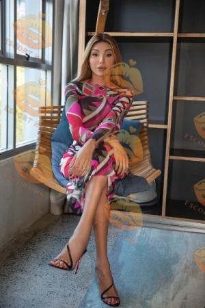 Noemi photo 15, latina, average, blonde hair, 178 cm, 63 kg, Medium bust, Hong Kong