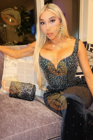 Eloise photo 1, latina, average, blonde hair, 164 cm, 56 kg, Medium bust, Hong Kong