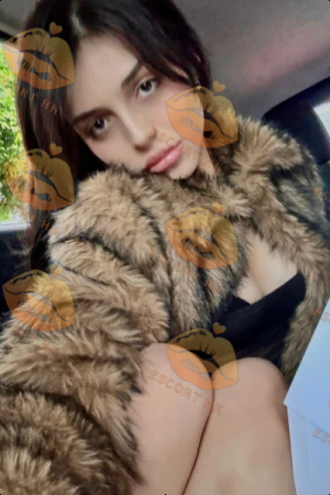 Adeline photo 3, european, slim, brunette, 167 cm, 45 kg, Medium bust, Hong Kong