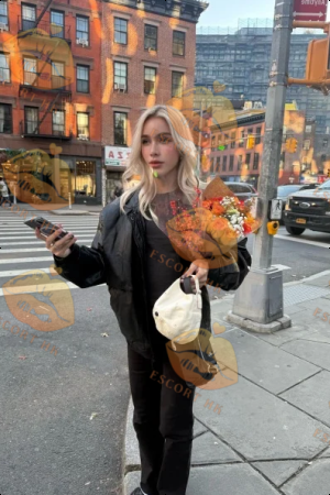 Emily photo 22, asian, slim, blonde hair, 174 cm, 54 kg, Small bust, Hong Kong