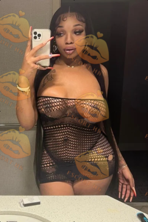 Adelaide photo 7, european, curvy, black hair, 176 cm, 93 kg, Large bust, Hong Kong