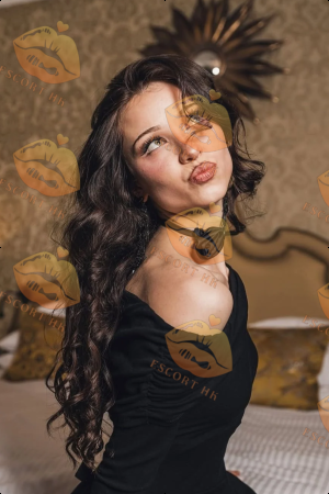 Emilia, Genevieve photo 3, european, slim, brunette, 169 cm, 52 kg, Medium bust, Hong Kong