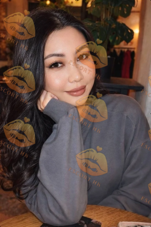 Elia photo 1, asian, black hair, 163 cm, 50 kg, Small bust, Hong Kong