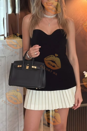 Evi photo 23, european, blonde hair, 170 cm, 55 kg, Medium bust, Hong Kong