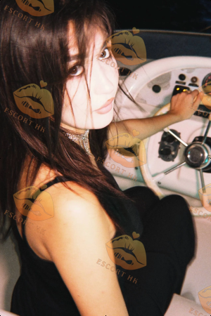 Adelina photo 18, asian, black hair, 176 cm, 55 kg, Medium bust, Hong Kong