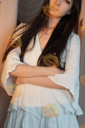 Alisa photo 2, asian, black hair, 174 cm, 50 kg, Small bust, Hong Kong