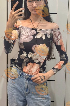 Alisa photo 41, asian, black hair, 174 cm, 50 kg, Small bust, Hong Kong